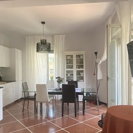 Rapallo: Nuovo Vista Mare Appartamento *